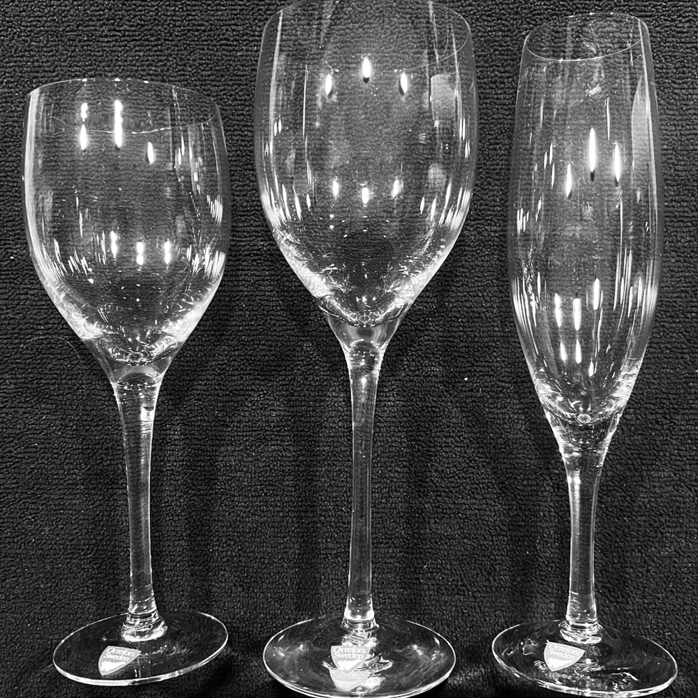 NIB (22) Orrefors Illusion 8.5" (8) Champagne-8.25" (6) & 7.5" Goblet (8) Nils L